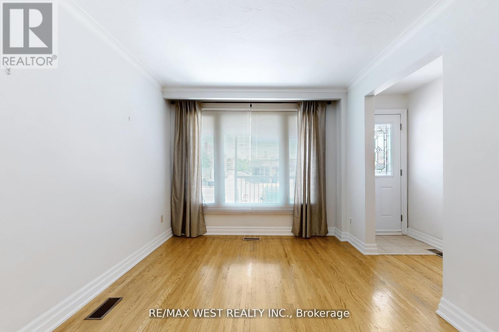 304 Concord Avenue, Toronto, Ontario  M6H 2P6 - Photo 6 - W12507608