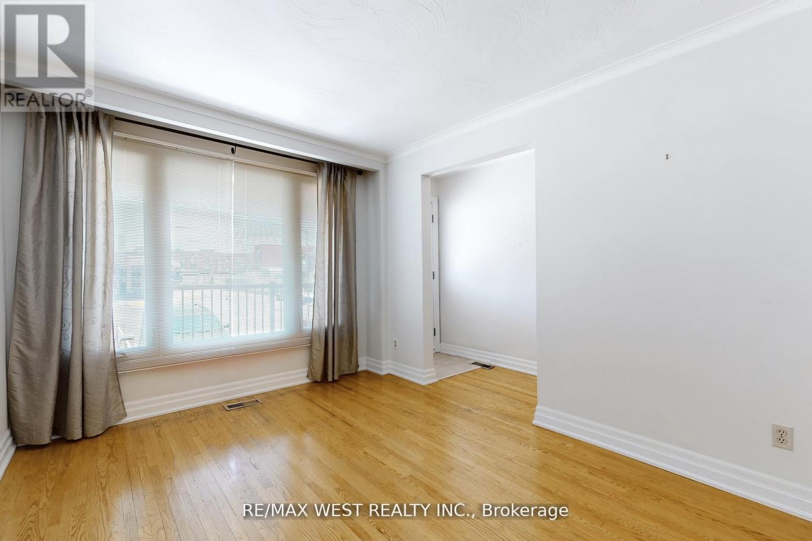 304 Concord Avenue, Toronto, Ontario  M6H 2P6 - Photo 7 - W12507608