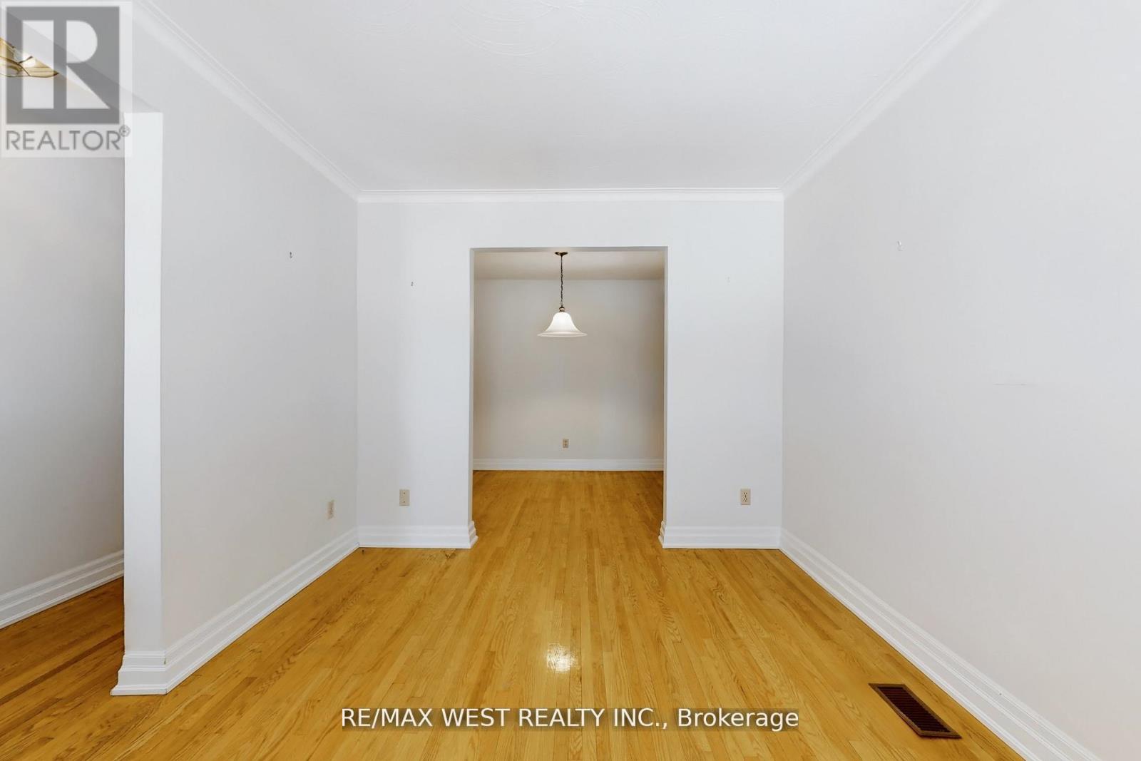 304 Concord Avenue, Toronto, Ontario  M6H 2P6 - Photo 9 - W12507608