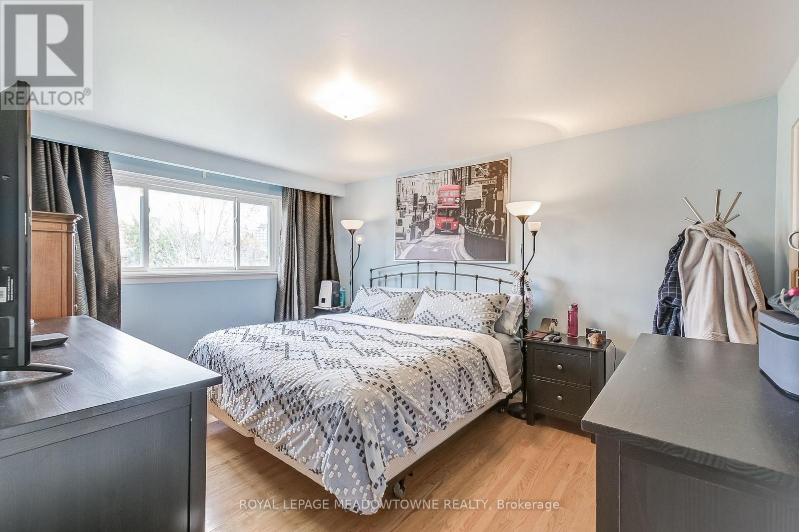 562 Raphael Avenue, Mississauga, Ontario  L5G 1W8 - Photo 15 - W12507612