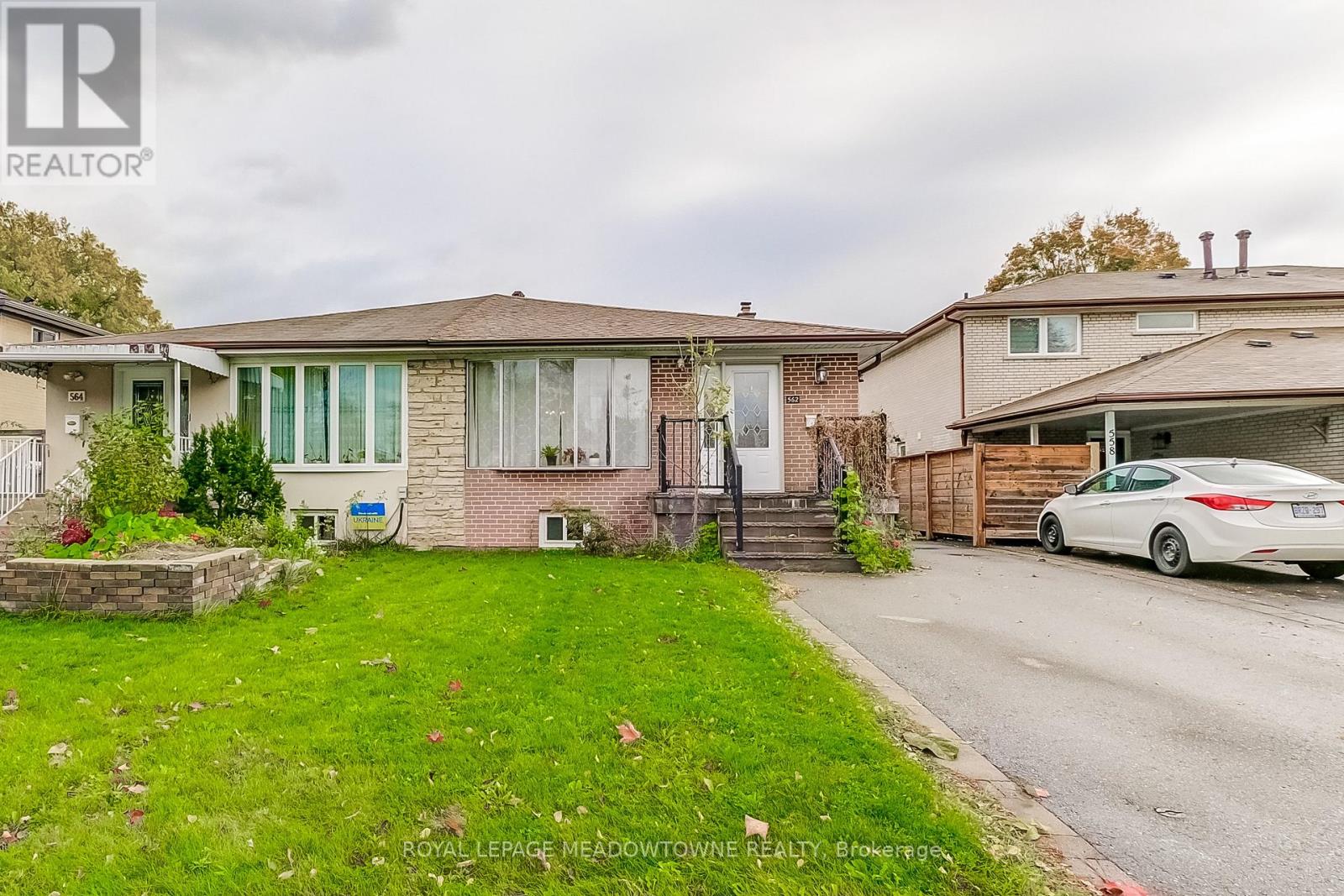 562 Raphael Avenue, Mississauga, Ontario  L5G 1W8 - Photo 33 - W12507612