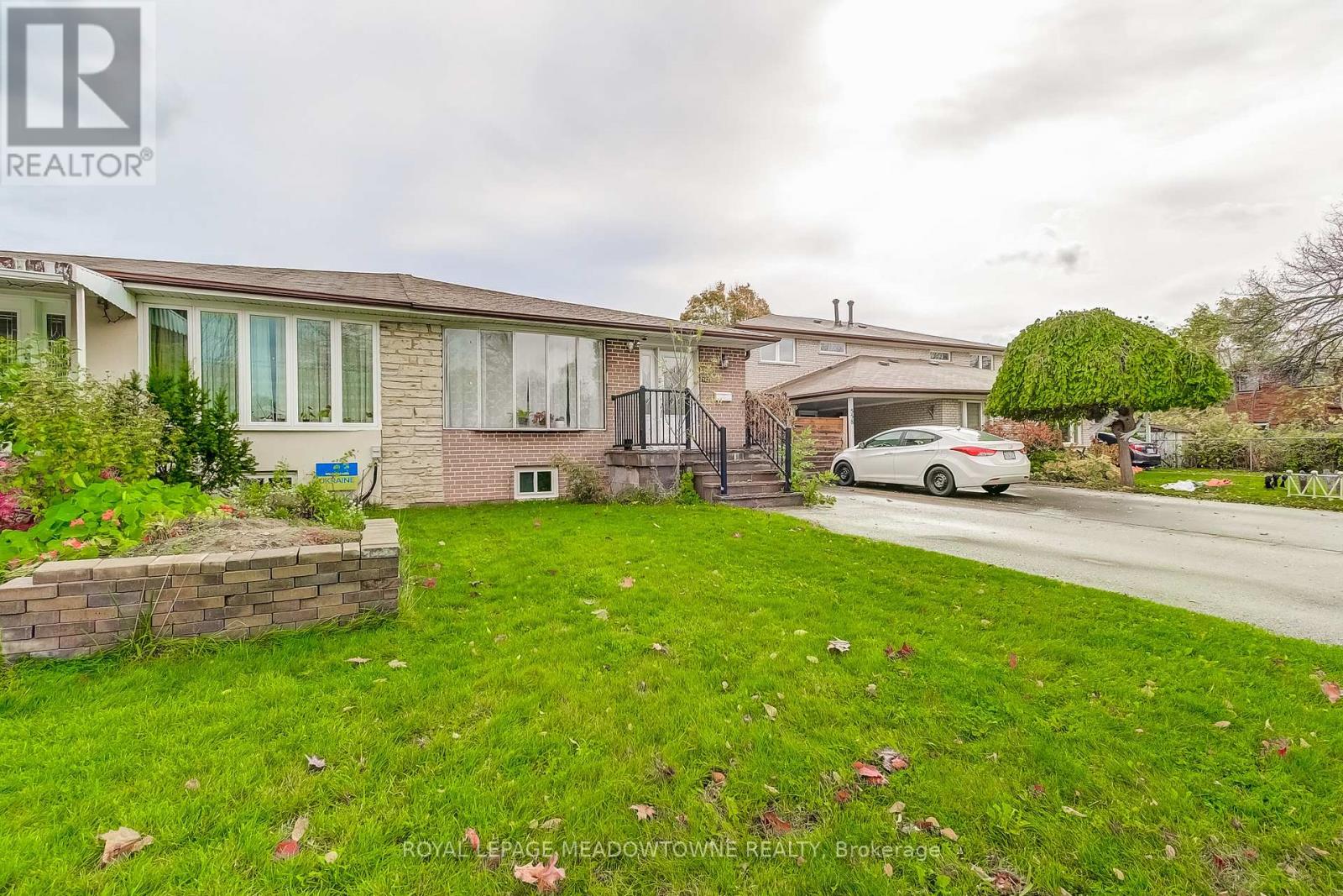 562 Raphael Avenue, Mississauga, Ontario  L5G 1W8 - Photo 35 - W12507612