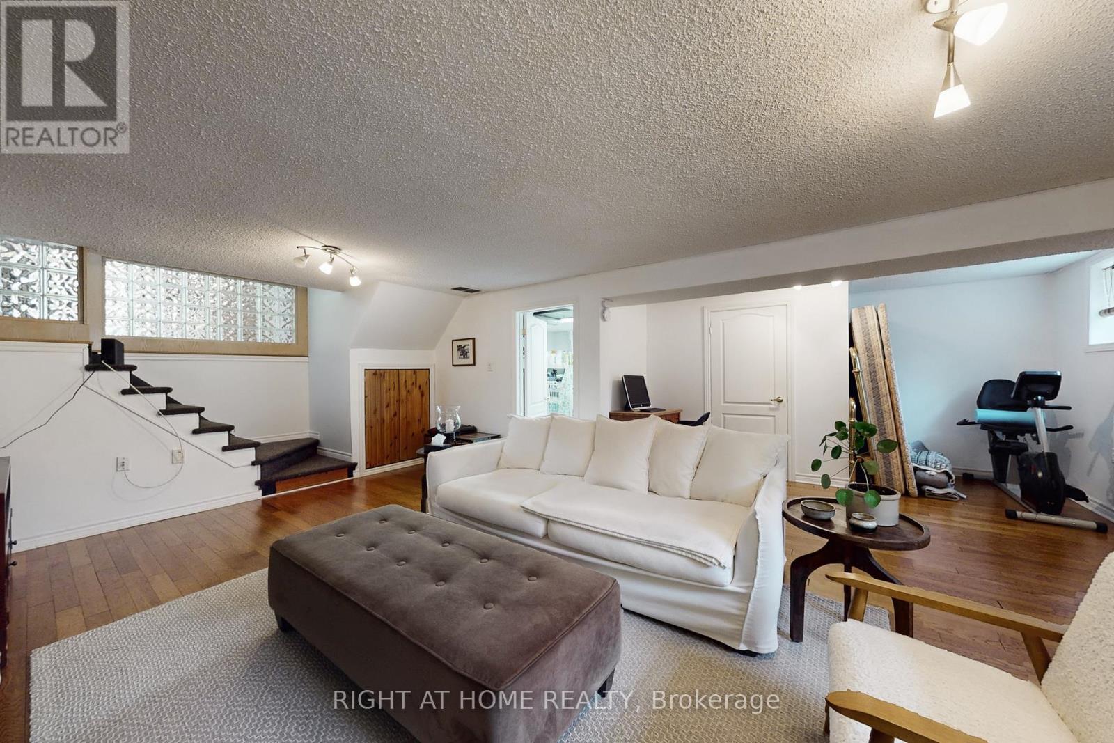 7161 Tamar Road, Mississauga, Ontario L5N 1Y7 - Photo 32 - W12507640