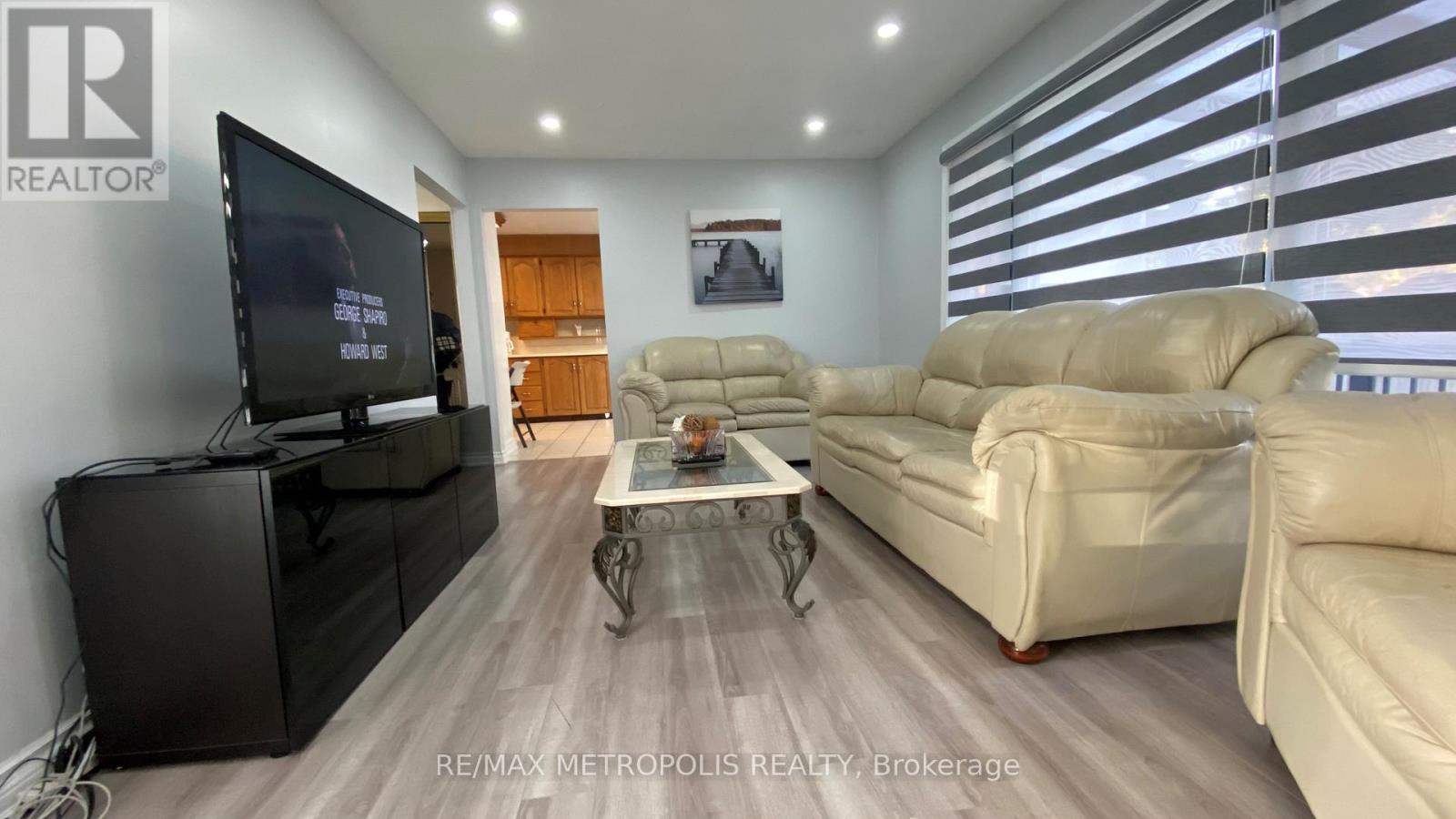 Upper - 6 Madoc Drive, Brampton, Ontario  L6V 1Z9 - Photo 11 - W12507642