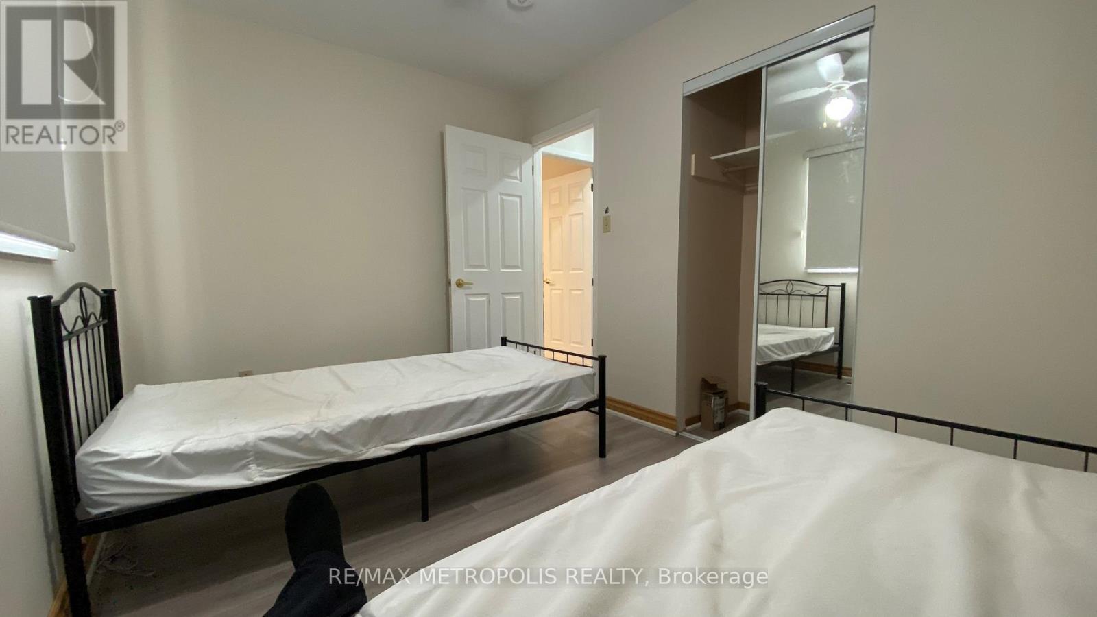 Upper - 6 Madoc Drive, Brampton, Ontario  L6V 1Z9 - Photo 16 - W12507642