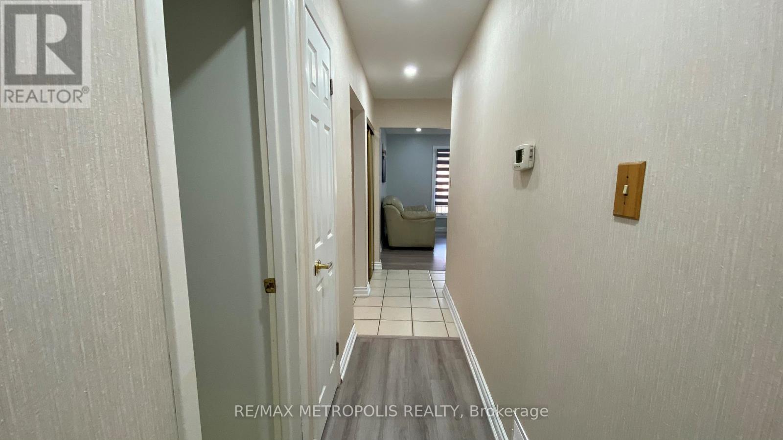 Upper - 6 Madoc Drive, Brampton, Ontario  L6V 1Z9 - Photo 19 - W12507642