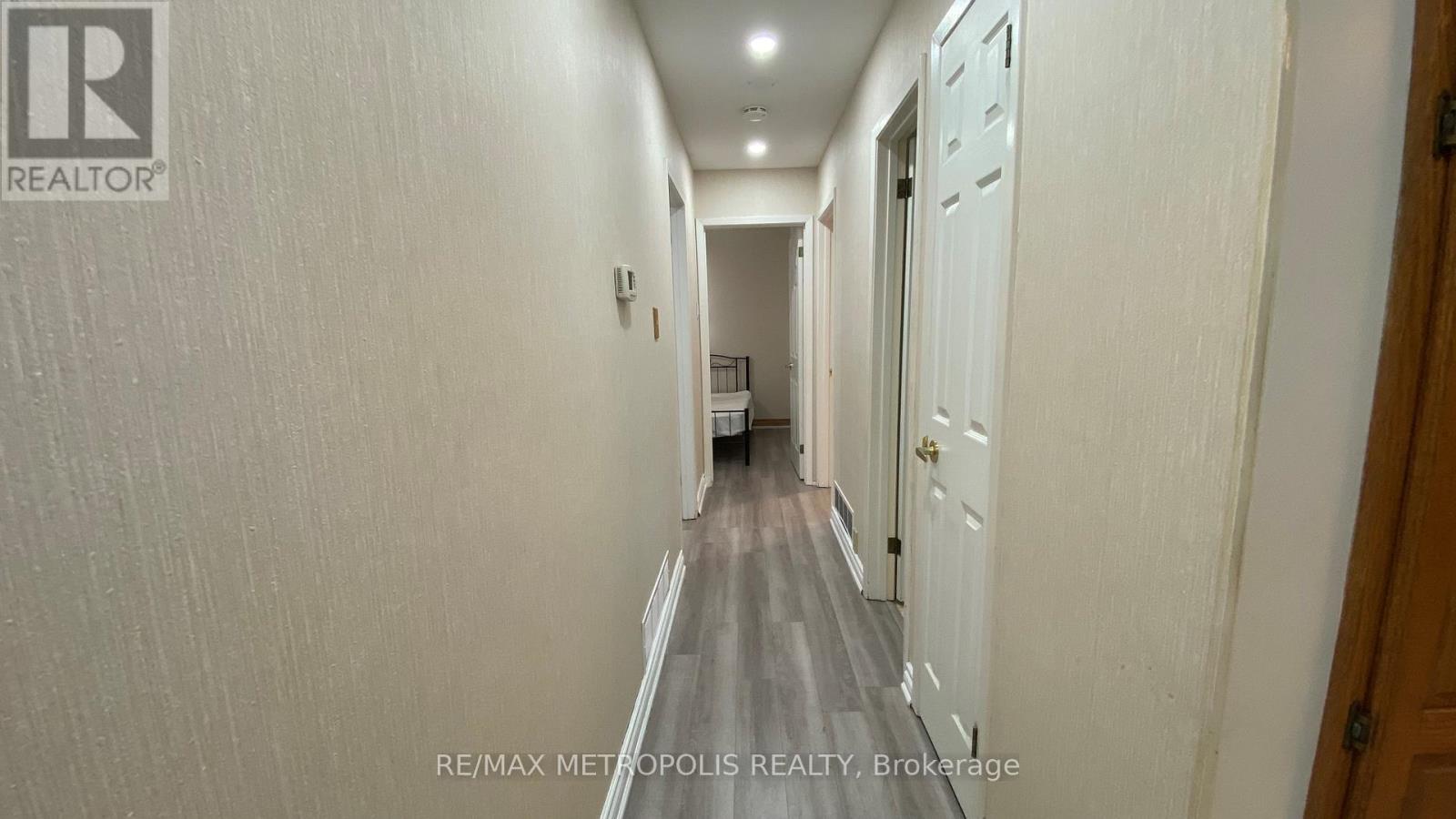 Upper - 6 Madoc Drive, Brampton, Ontario  L6V 1Z9 - Photo 20 - W12507642