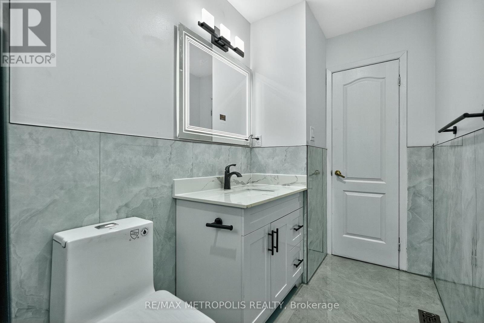 Upper - 6 Madoc Drive, Brampton, Ontario  L6V 1Z9 - Photo 23 - W12507642