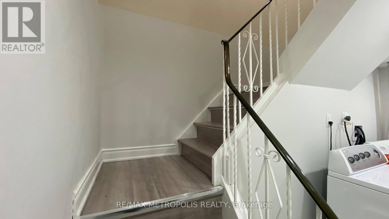 Upper - 6 Madoc Drive, Brampton, Ontario  L6V 1Z9 - Photo 26 - W12507642