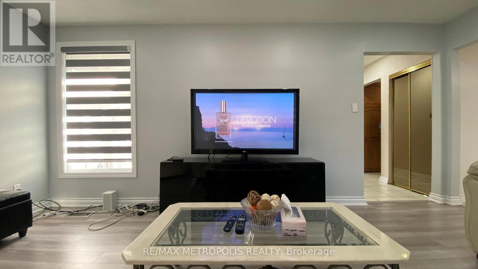 Upper - 6 Madoc Drive, Brampton, Ontario  L6V 1Z9 - Photo 8 - W12507642