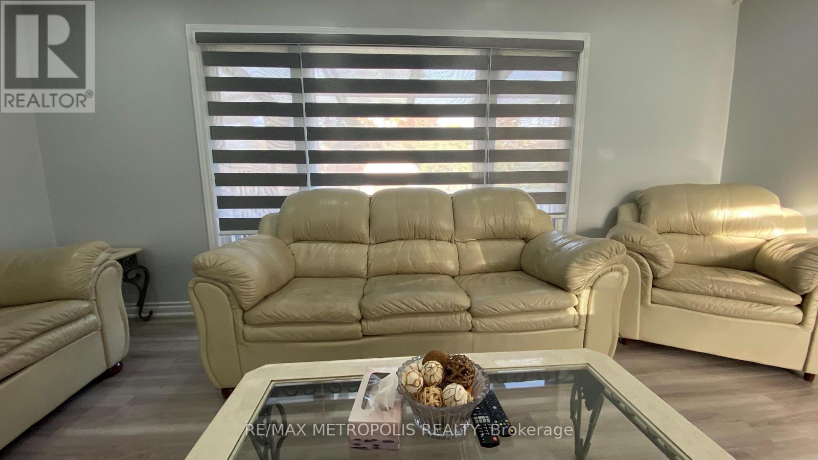 Upper - 6 Madoc Drive, Brampton, Ontario  L6V 1Z9 - Photo 9 - W12507642