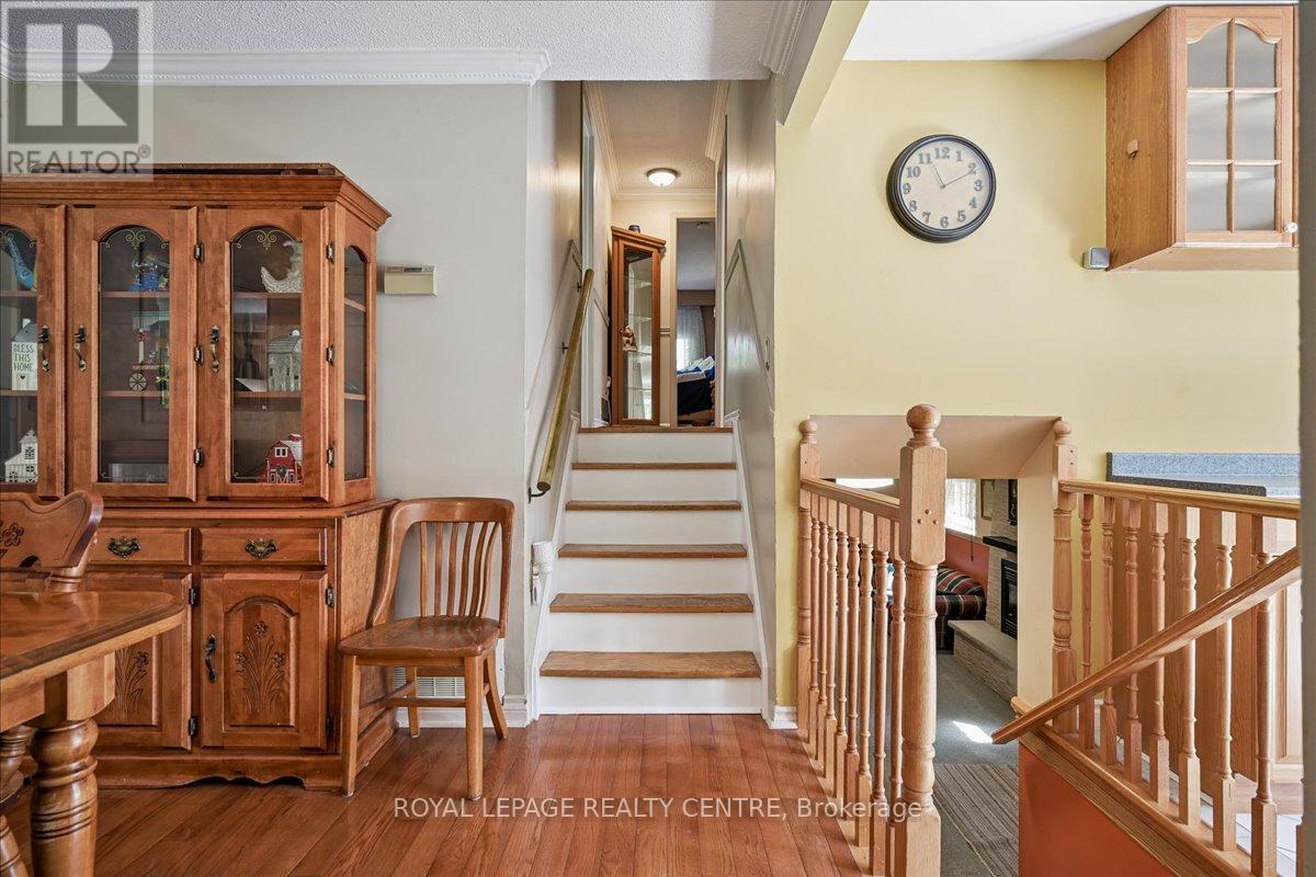 3286 Masthead Crescent, Mississauga, Ontario  L5L 1H1 - Photo 11 - W12507652