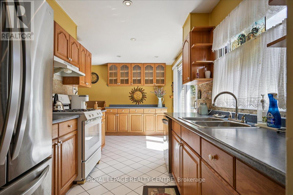 3286 Masthead Crescent, Mississauga, Ontario  L5L 1H1 - Photo 15 - W12507652