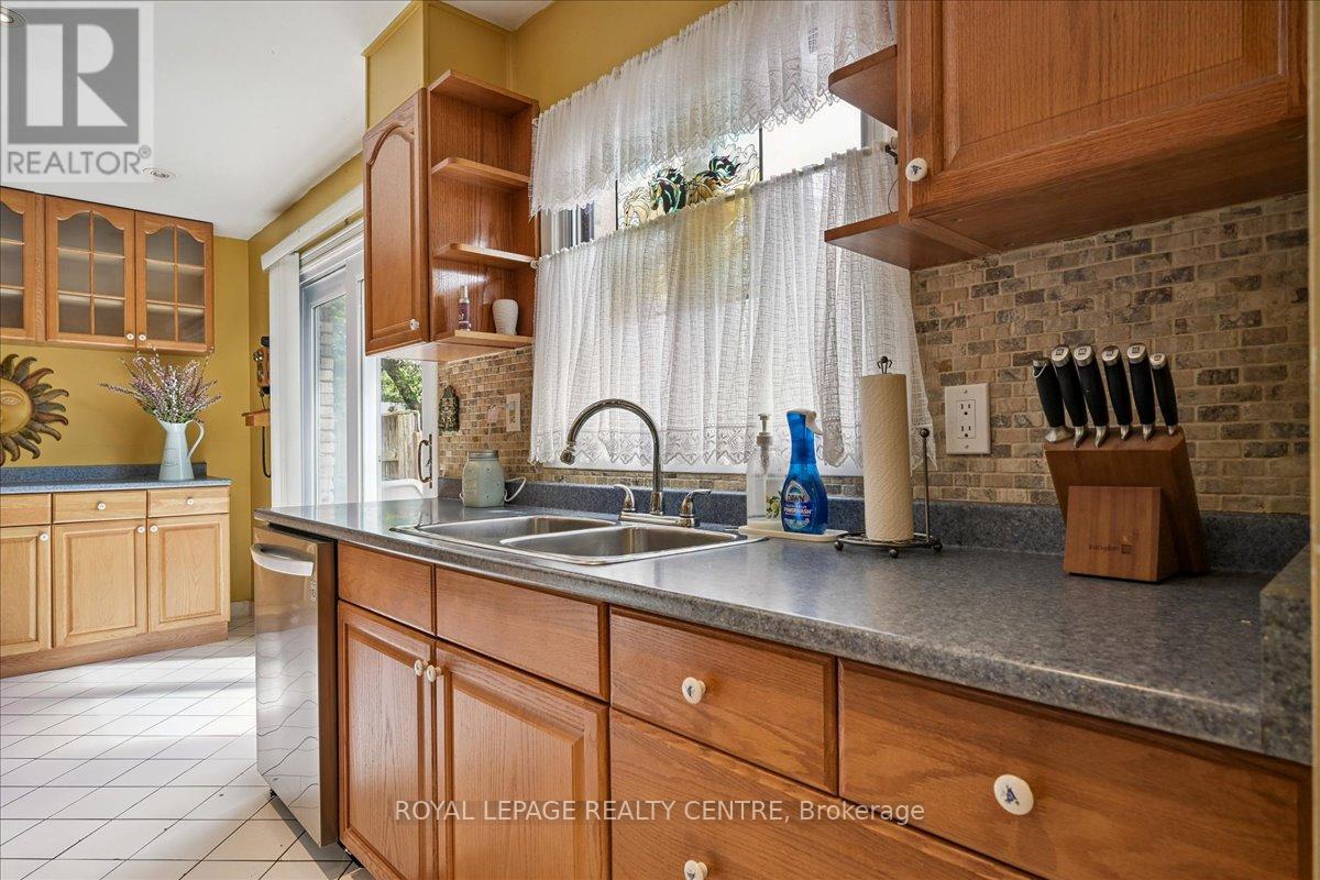 3286 Masthead Crescent, Mississauga, Ontario  L5L 1H1 - Photo 16 - W12507652