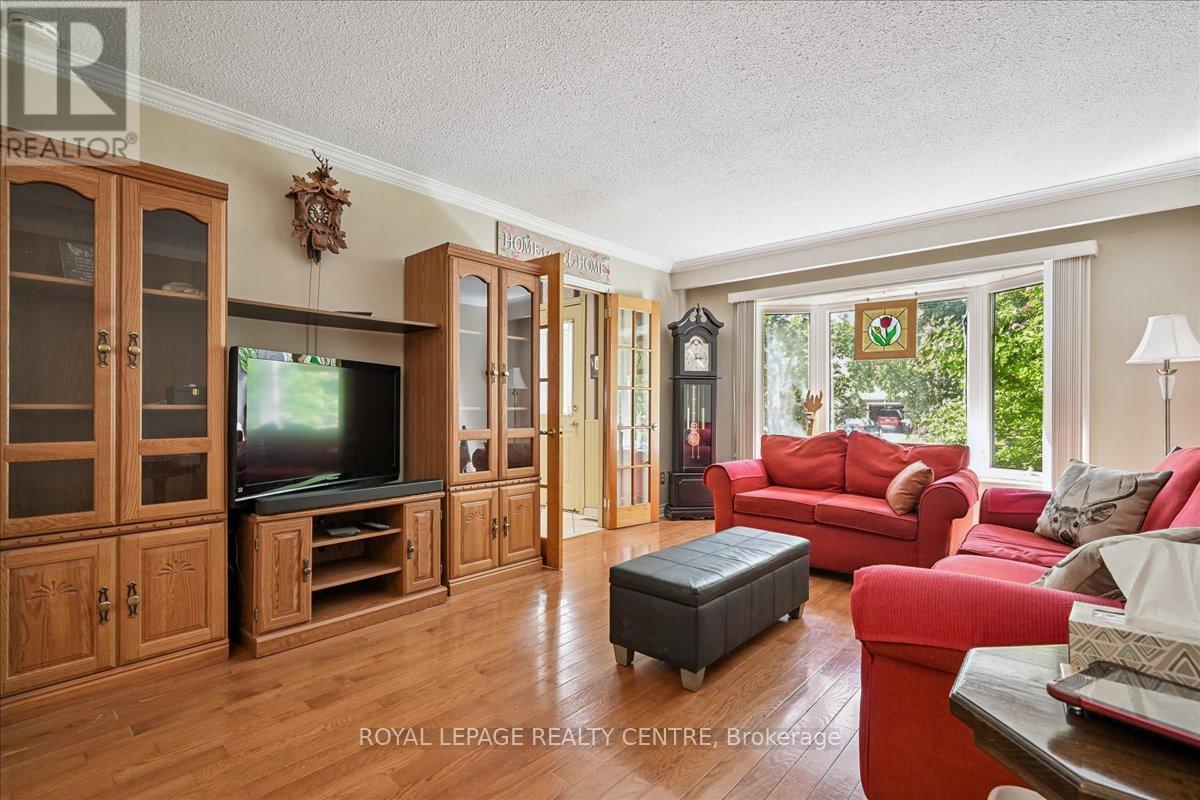 3286 Masthead Crescent, Mississauga, Ontario  L5L 1H1 - Photo 7 - W12507652