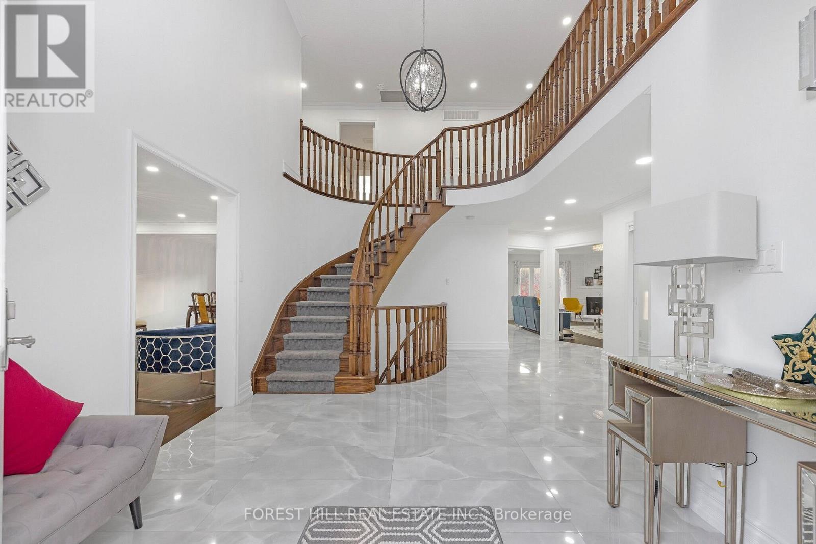 4640 Beaufort Terrace, Mississauga, Ontario  L5M 3H9 - Photo 2 - W12507708