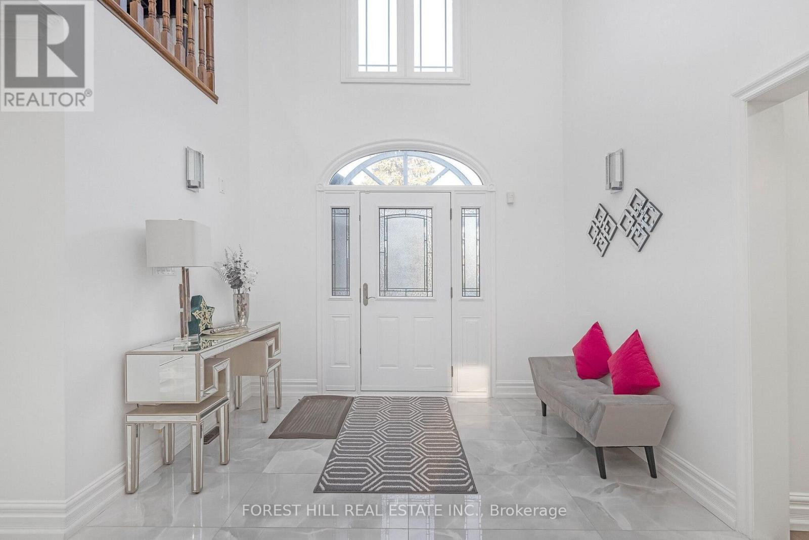 4640 Beaufort Terrace, Mississauga, Ontario  L5M 3H9 - Photo 3 - W12507708