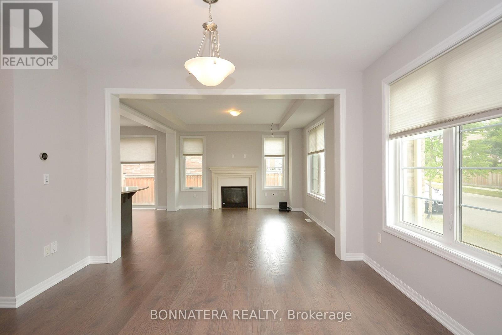 3182 Daisy Way, Oakville, Ontario  L6M 1L3 - Photo 4 - W12507726