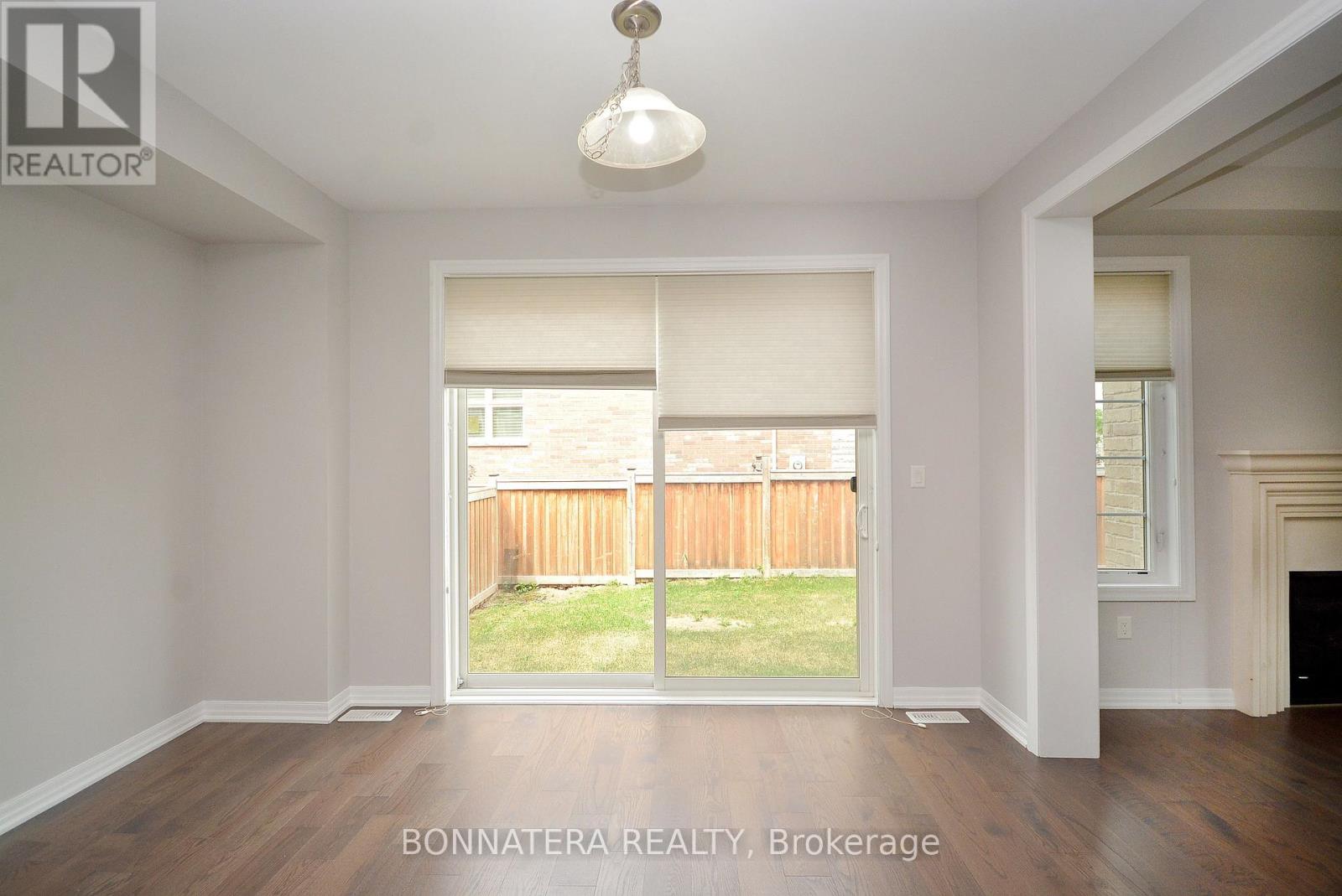 3182 Daisy Way, Oakville, Ontario  L6M 1L3 - Photo 9 - W12507726