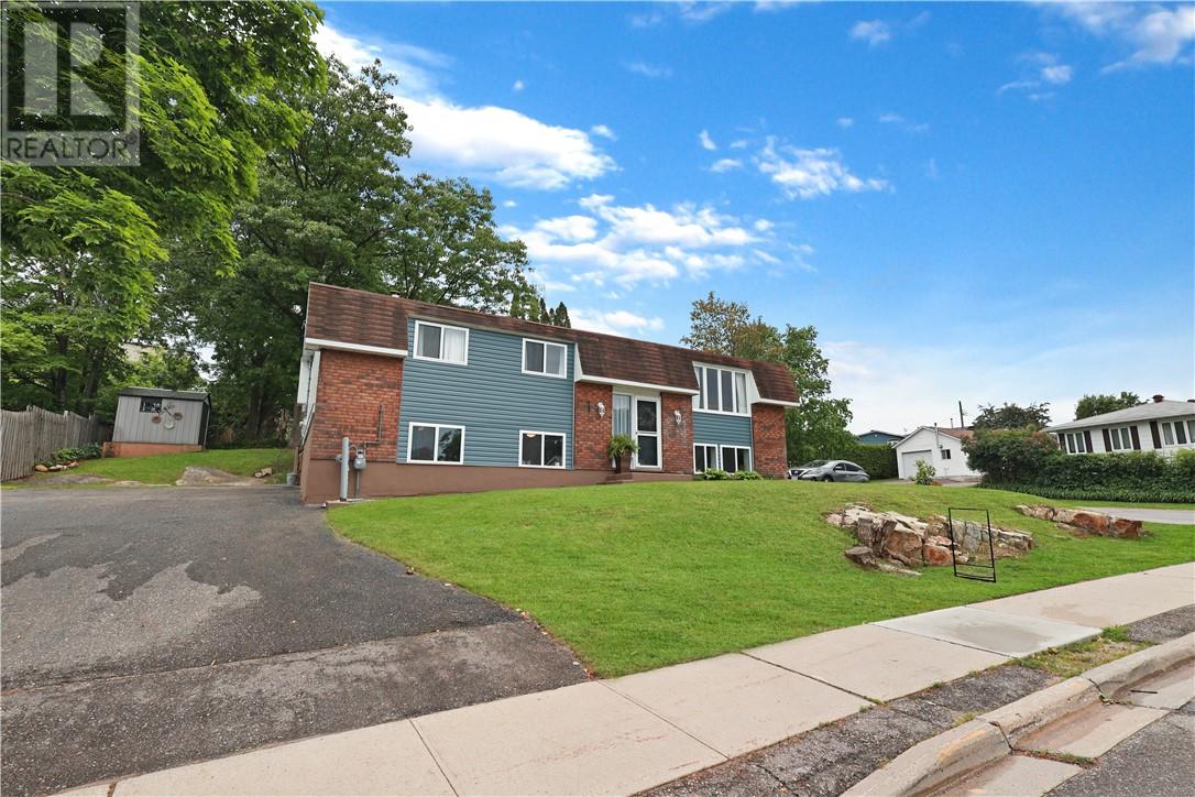 1 GILLANDERS Road, Elliot Lake, Ontario