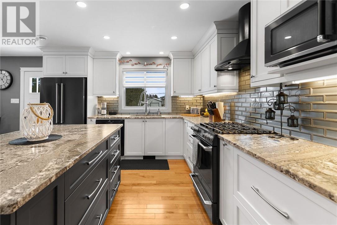 4038 Velma Street, Val Caron, Ontario  P3N 1J9 - Photo 12 - 2125247