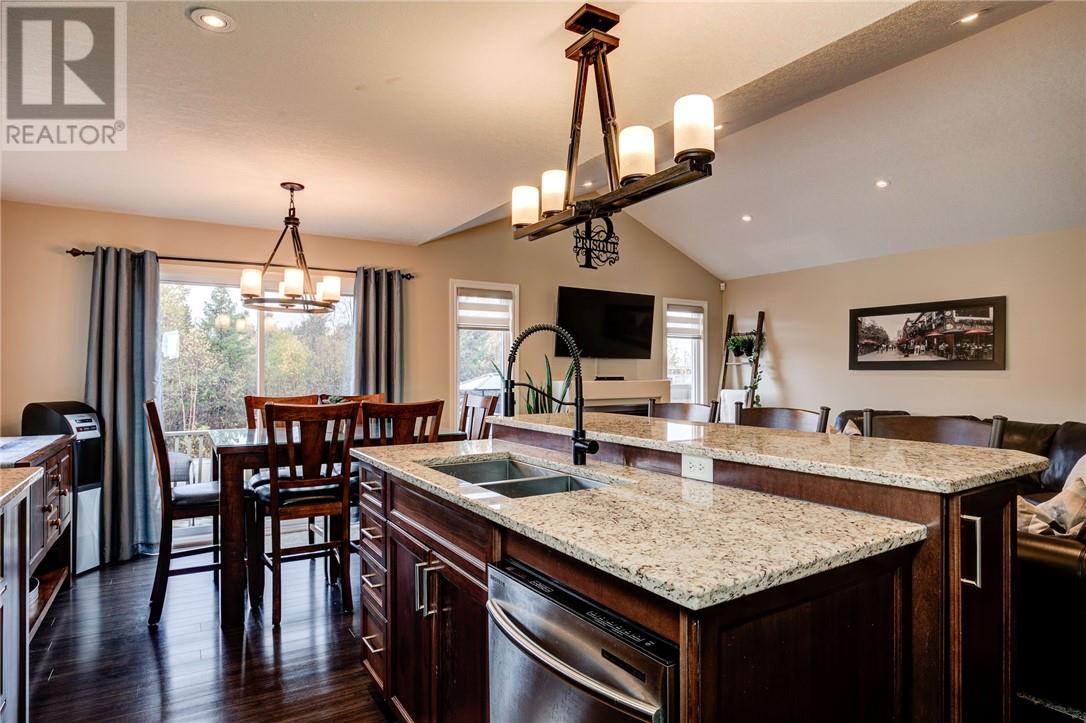 4721 Country Club Drive, Azilda, Ontario  P0M 1B0 - Photo 16 - 2125328