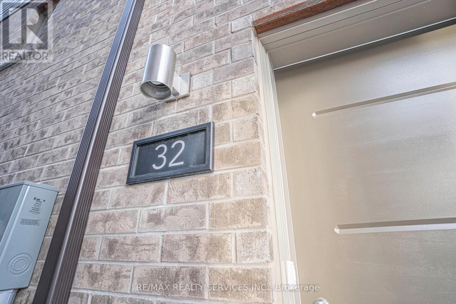 32 - 205 West Oak Trail, Kitchener, Ontario  N2R 0R9 - Photo 4 - X12507622