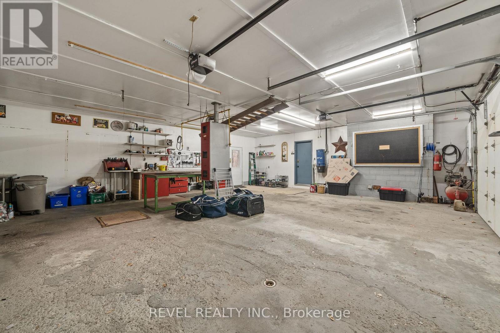 149 Lakebreeze Road, Kawartha Lakes, Ontario  K0M 1N0 - Photo 41 - X12508114