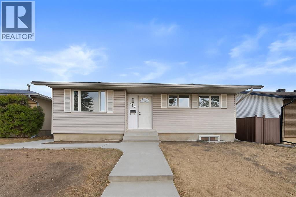 127 Pensville Road Se, Calgary, Alberta  T2A 3Y7 - Photo 3 - A2267797