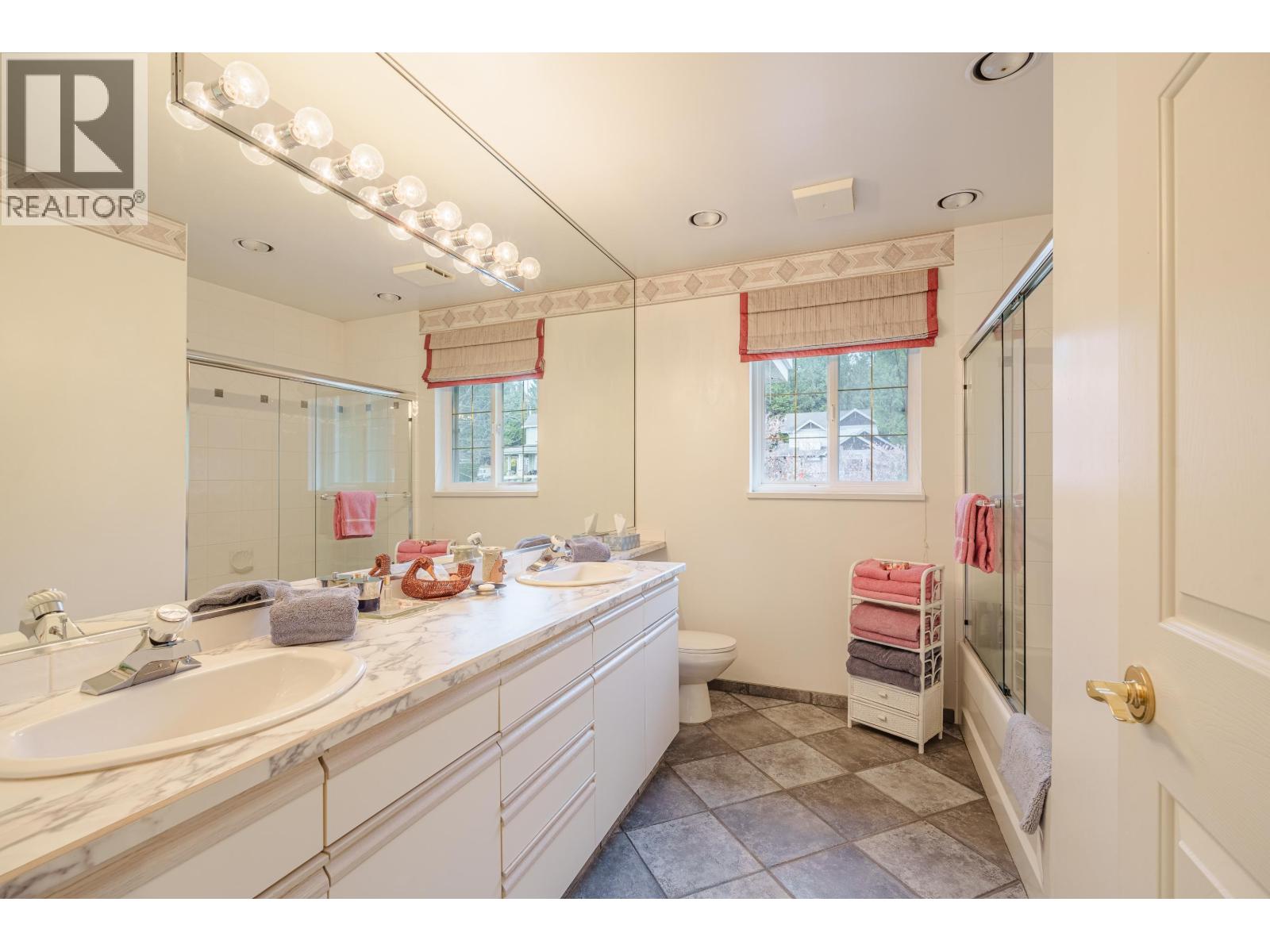 1501 Vernon Drive, Gibsons, British Columbia  V0N 1V5 - Photo 19 - R2994729