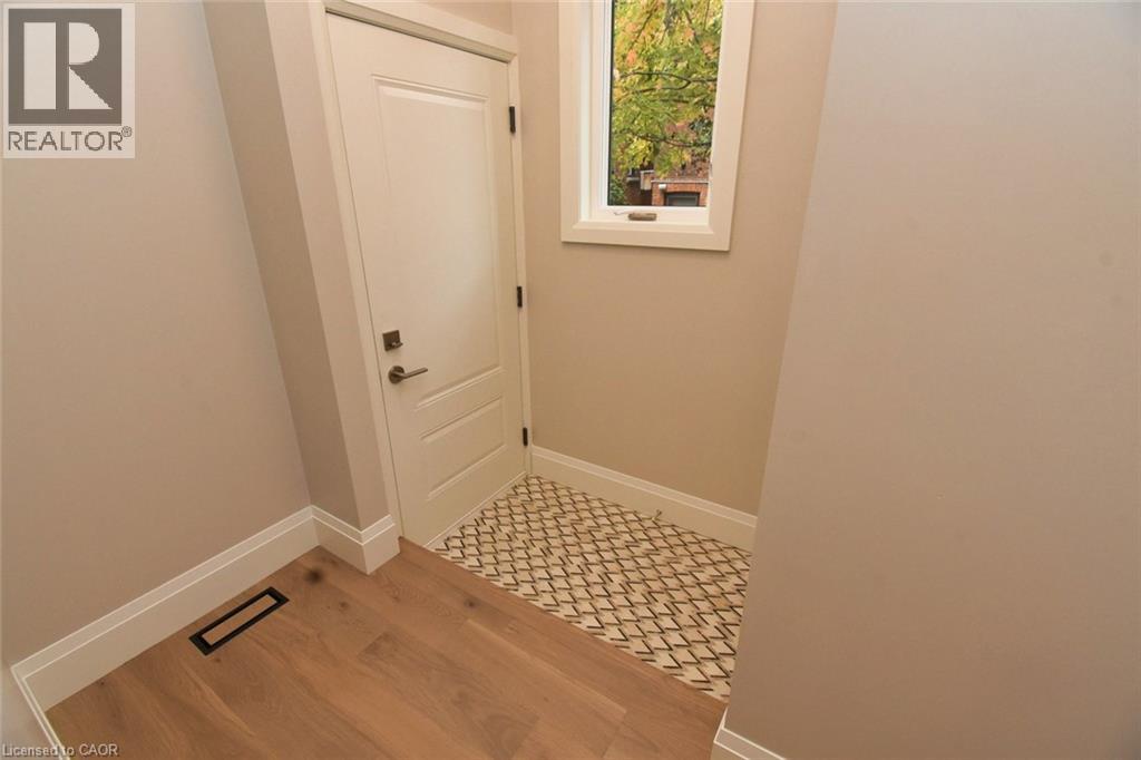 279 Hess Street S, Hamilton, Ontario  L8P 3P6 - Photo 14 - 40785499