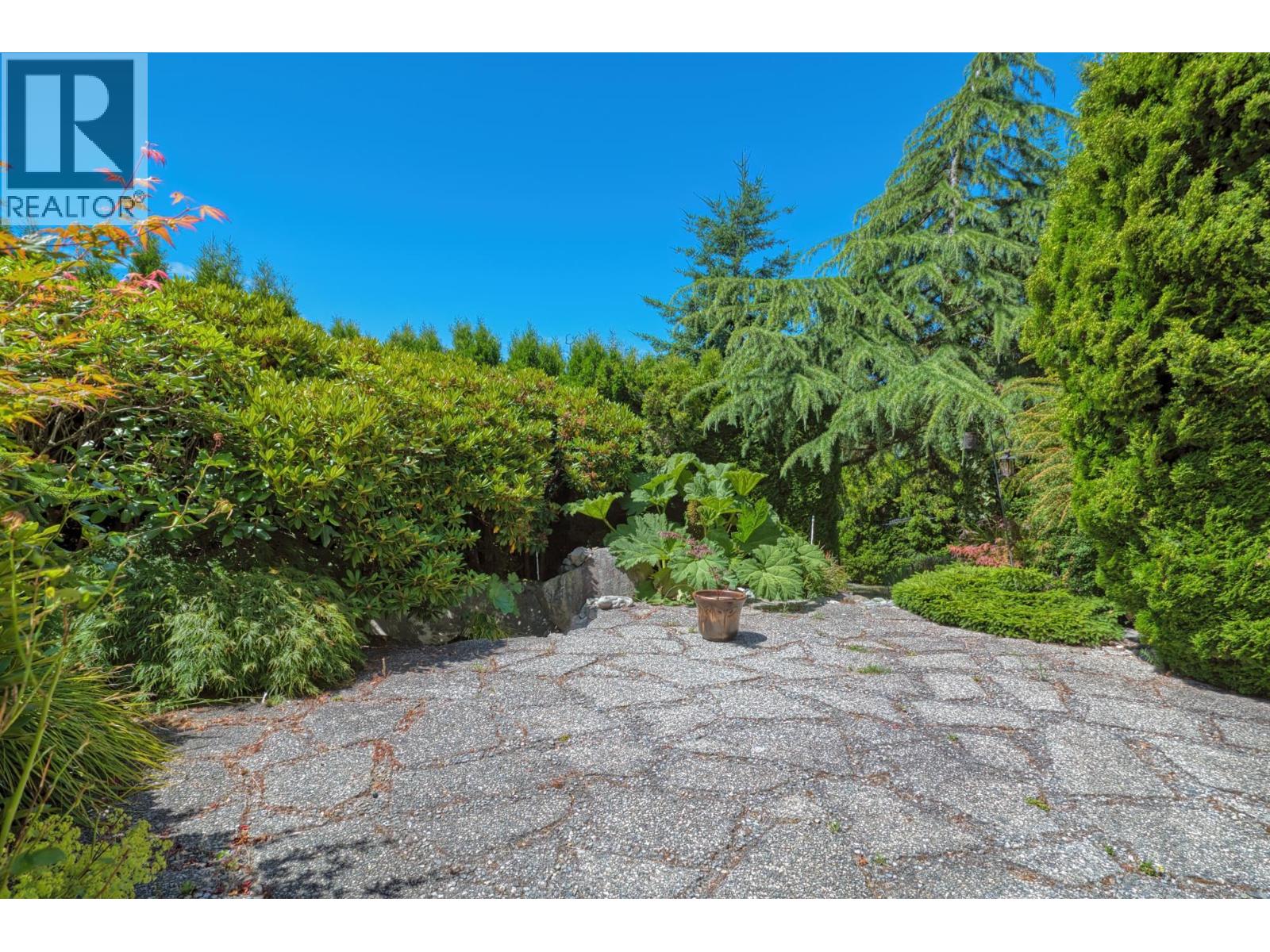 1501 Vernon Drive, Gibsons, British Columbia  V0N 1V5 - Photo 26 - R2994729