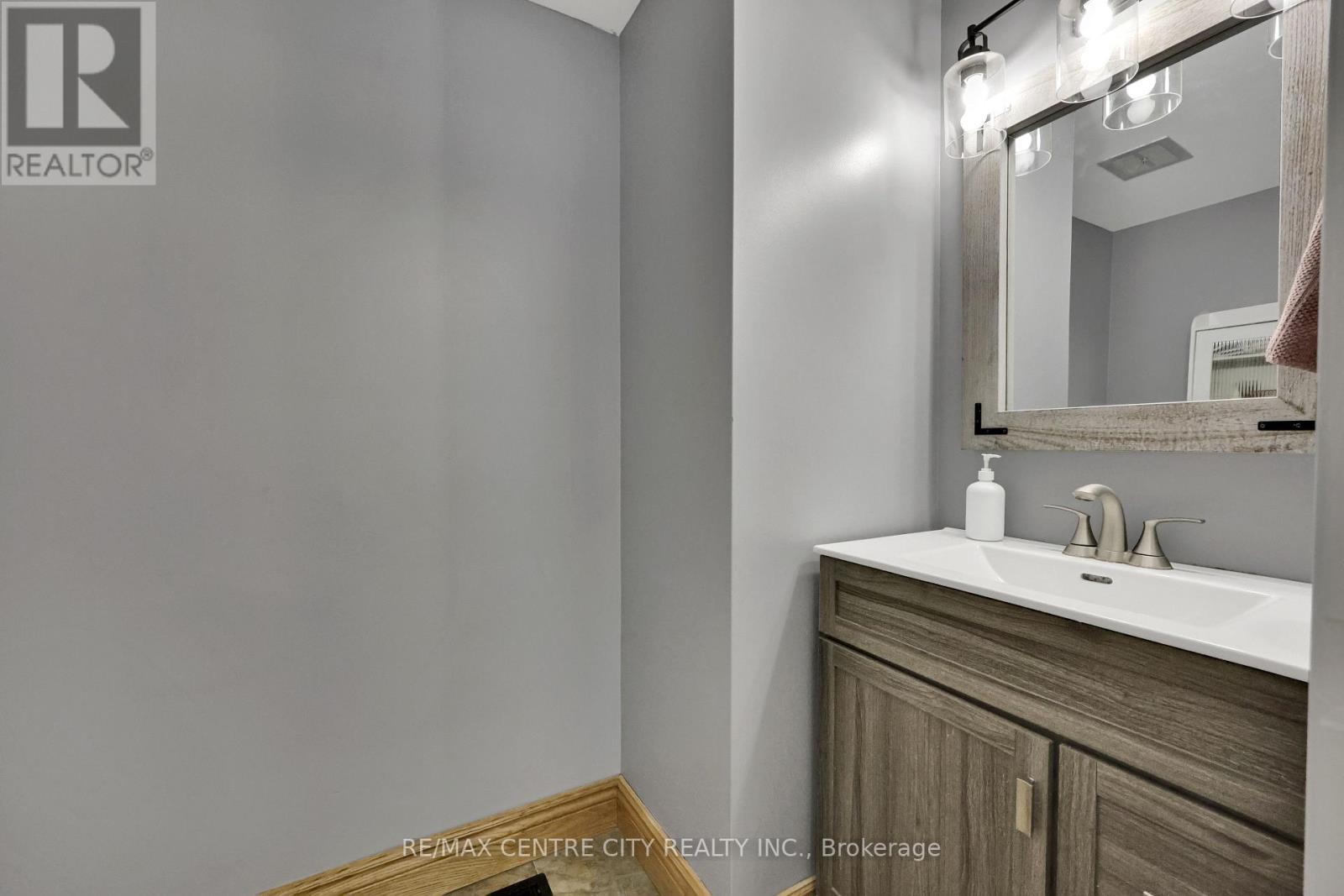 141 St Andrew Street E, Aylmer, Ontario  N5H 2N2 - Photo 8 - X12508134