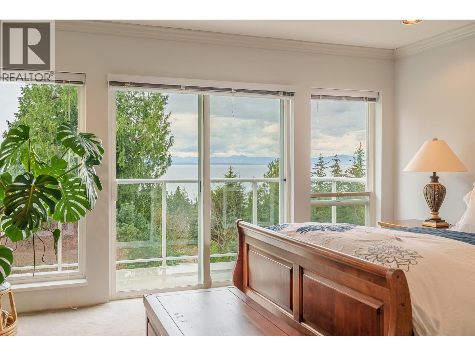 1501 Vernon Drive, Gibsons, British Columbia  V0N 1V5 - Photo 16 - R2994729