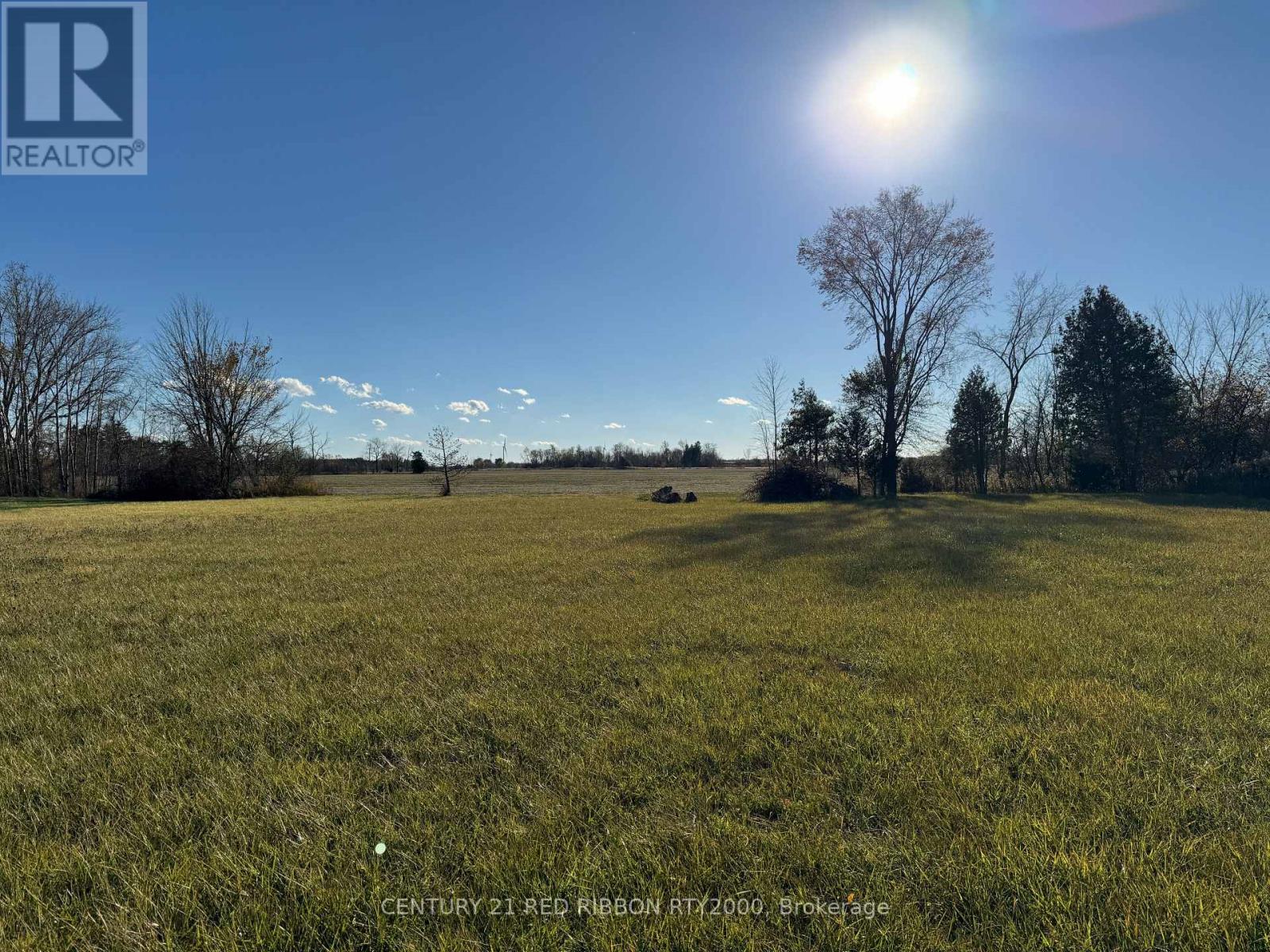 8603 Vance Drive, Lambton Shores, Ontario  N0N 1J7 - Photo 3 - X12508162