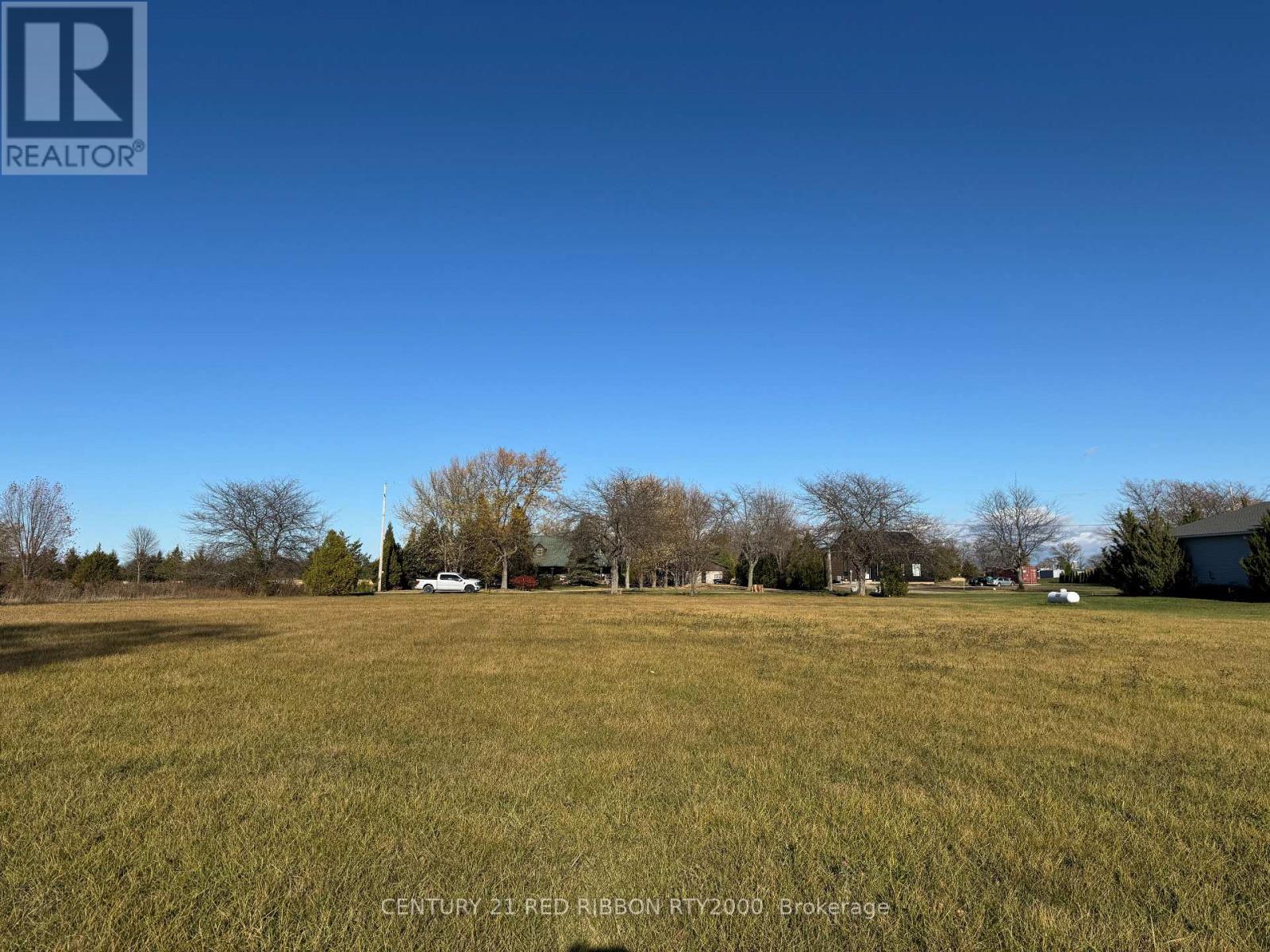 8603 Vance Drive, Lambton Shores, Ontario  N0N 1J7 - Photo 7 - X12508162