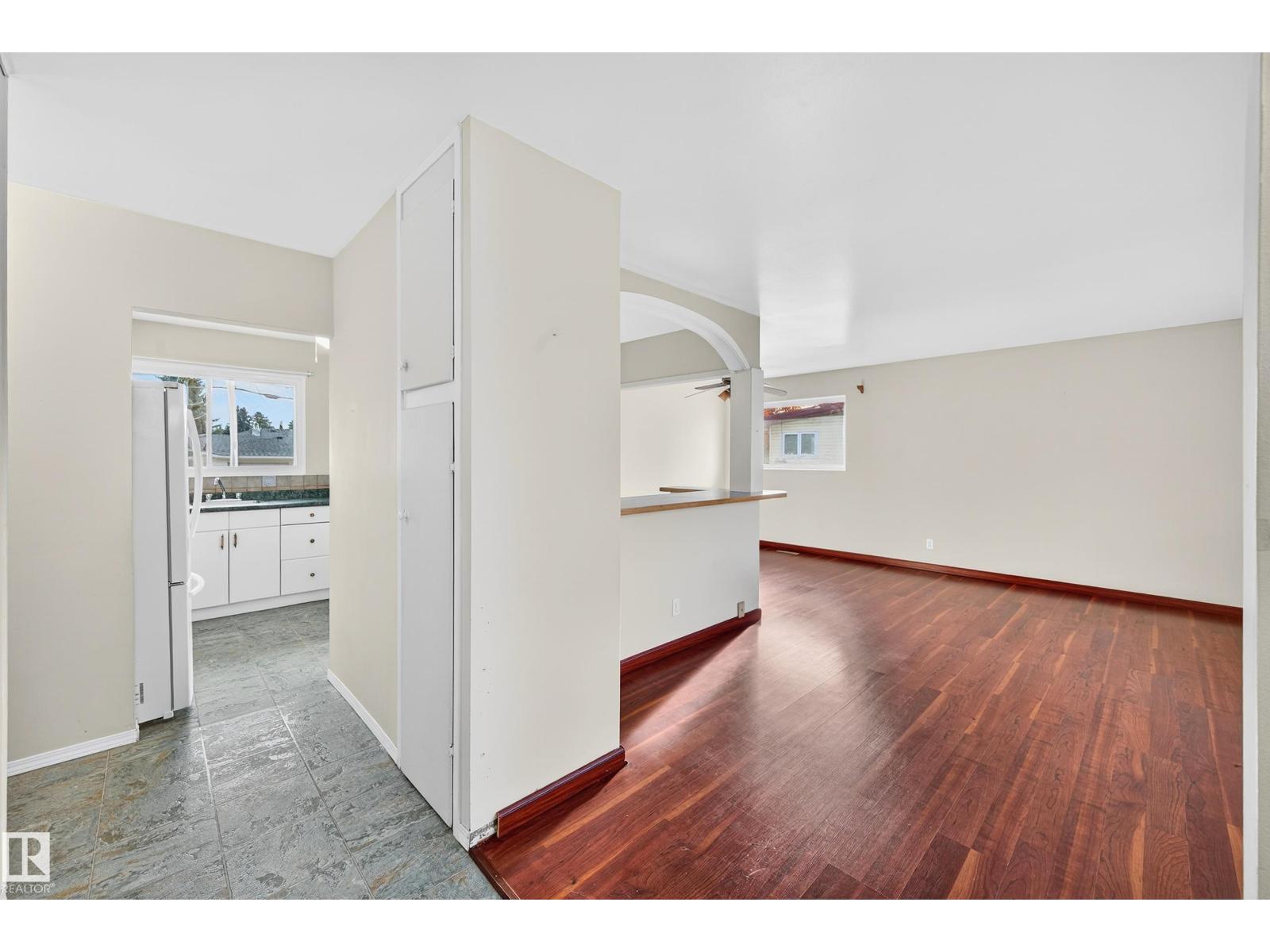 8515 149 St Nw, Edmonton, Alberta  T5R 1B3 - Photo 5 - E4464652