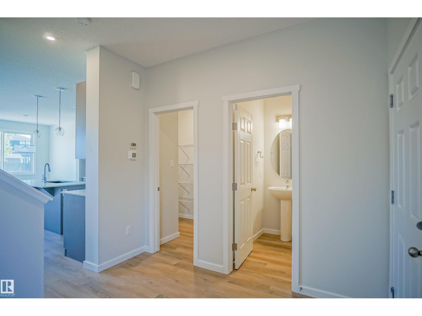 909 19 Av Nw, Edmonton, Alberta  T6T 2V2 - Photo 5 - E4464655