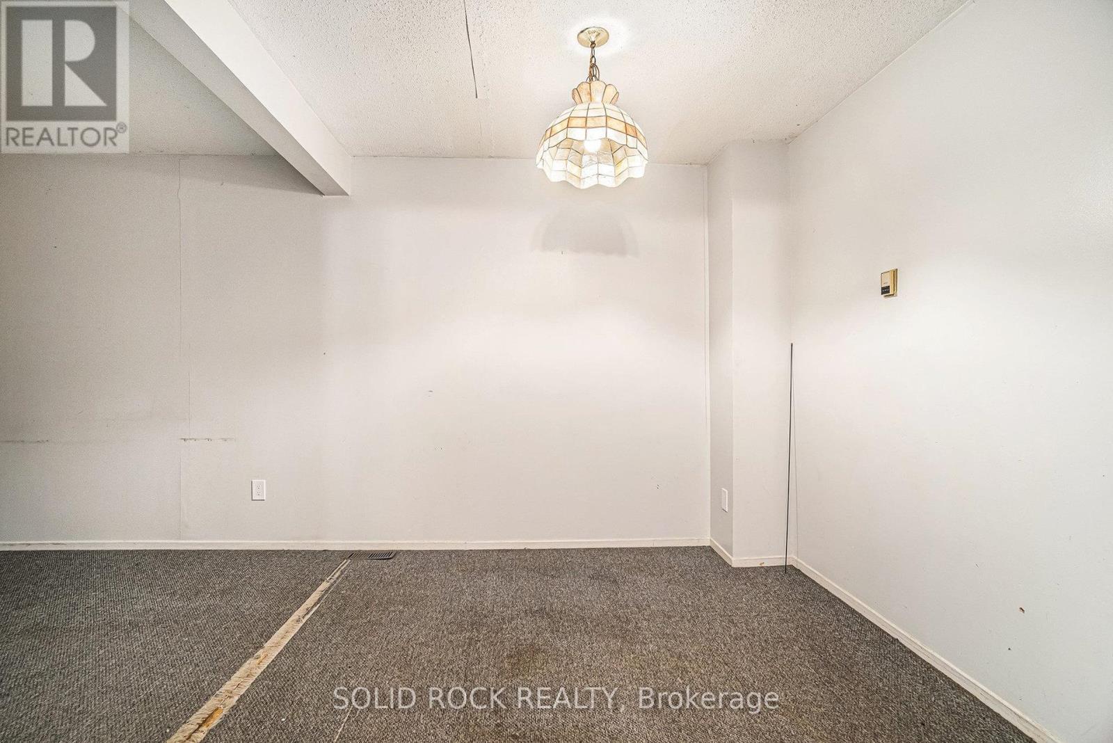 90 - 15 Baneberry Crescent, Ottawa, Ontario  K2L 2Y3 - Photo 10 - X12508076