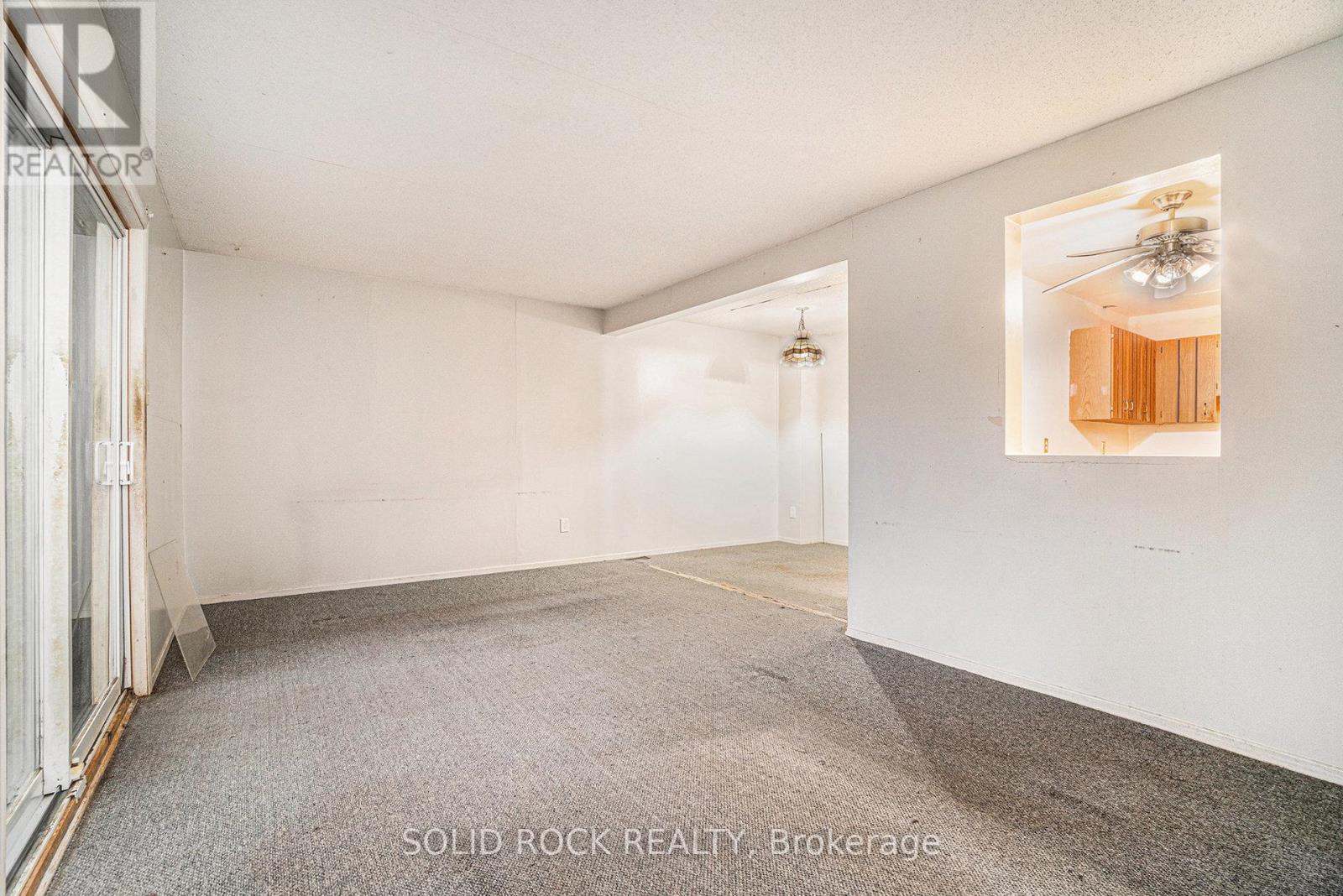 90 - 15 Baneberry Crescent, Ottawa, Ontario  K2L 2Y3 - Photo 11 - X12508076