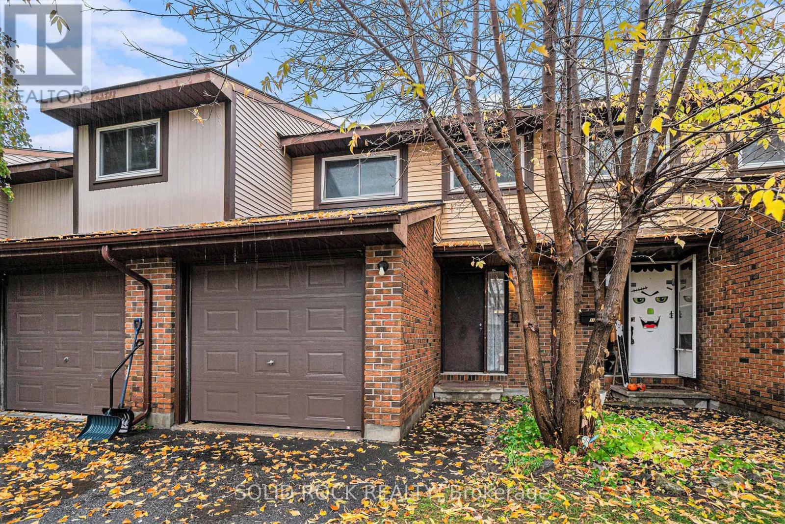 90 - 15 Baneberry Crescent, Ottawa, Ontario  K2L 2Y3 - Photo 2 - X12508076