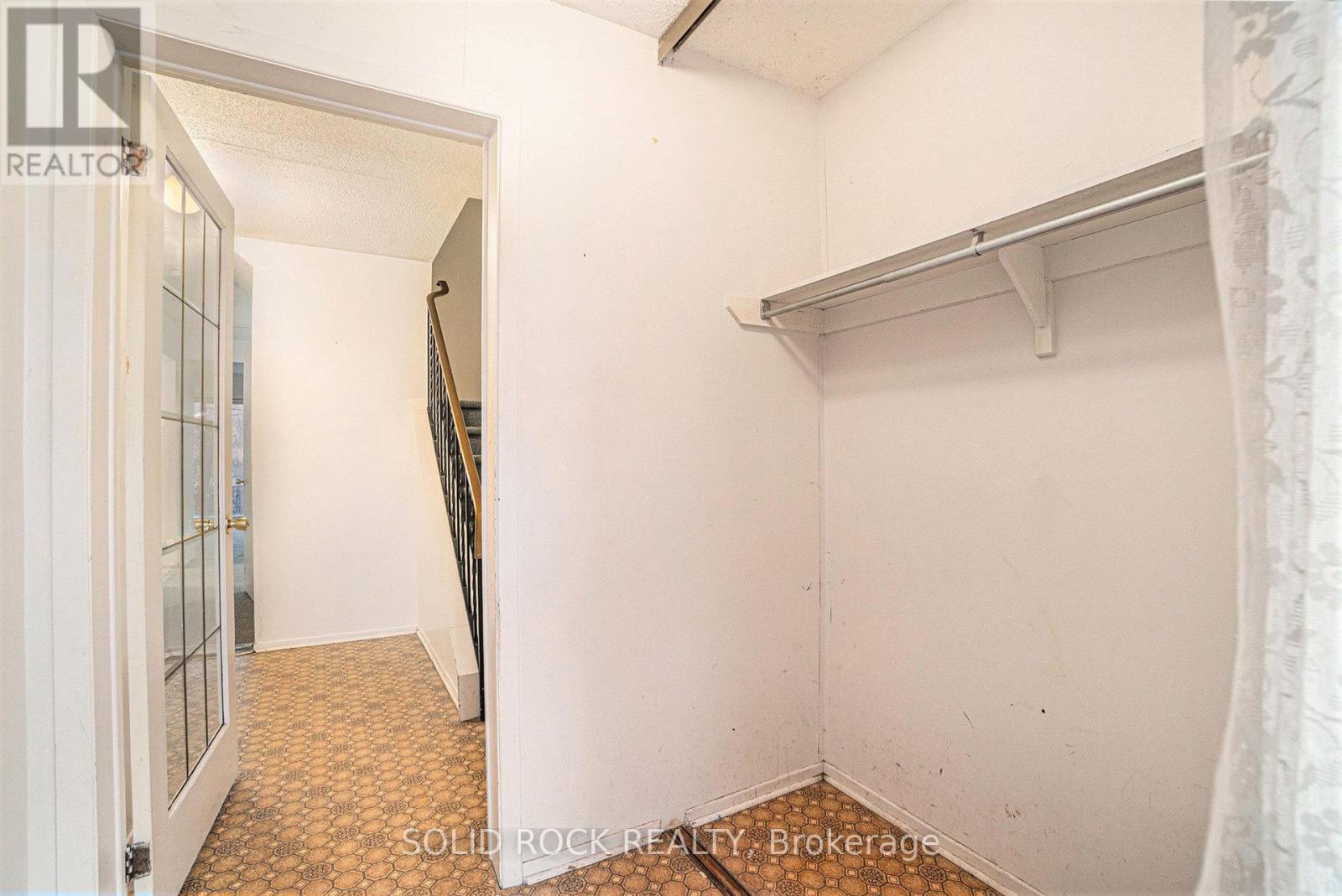 90 - 15 Baneberry Crescent, Ottawa, Ontario  K2L 2Y3 - Photo 3 - X12508076