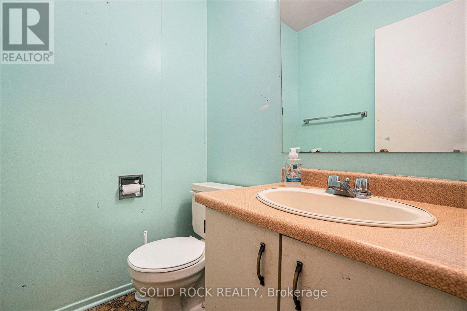 90 - 15 Baneberry Crescent, Ottawa, Ontario  K2L 2Y3 - Photo 4 - X12508076