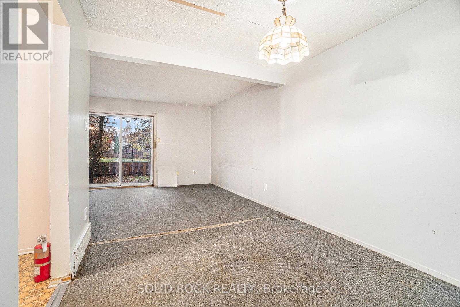 90 - 15 Baneberry Crescent, Ottawa, Ontario  K2L 2Y3 - Photo 6 - X12508076