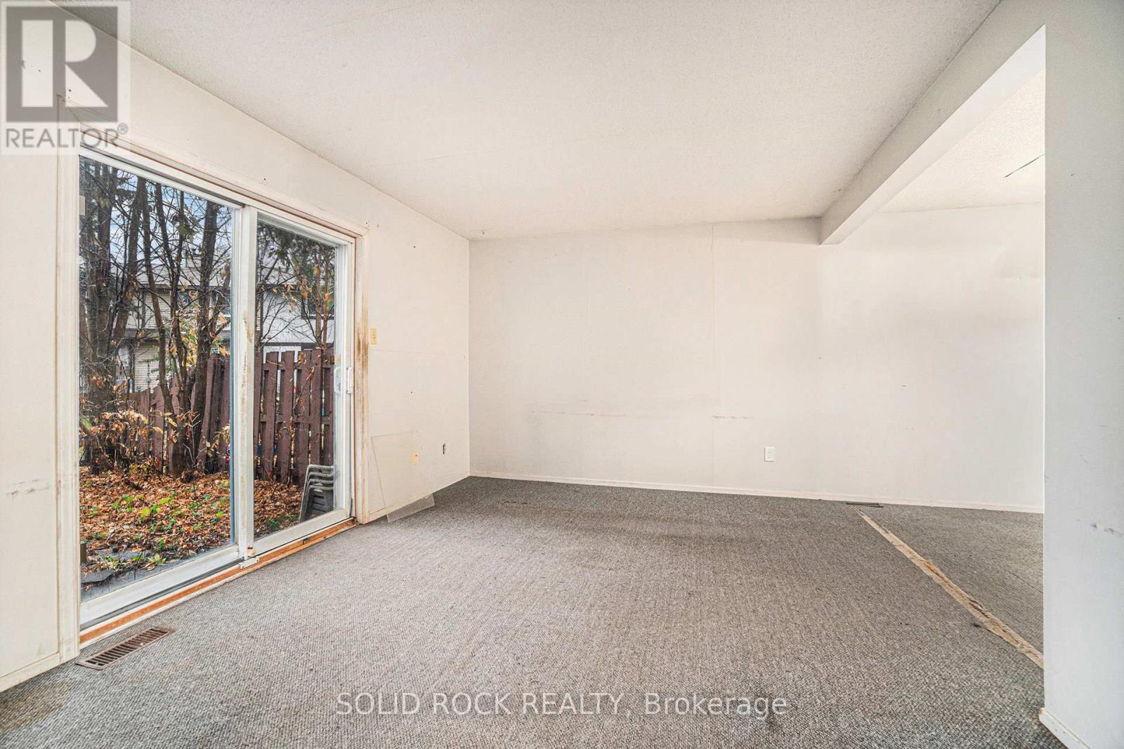 90 - 15 Baneberry Crescent, Ottawa, Ontario  K2L 2Y3 - Photo 8 - X12508076