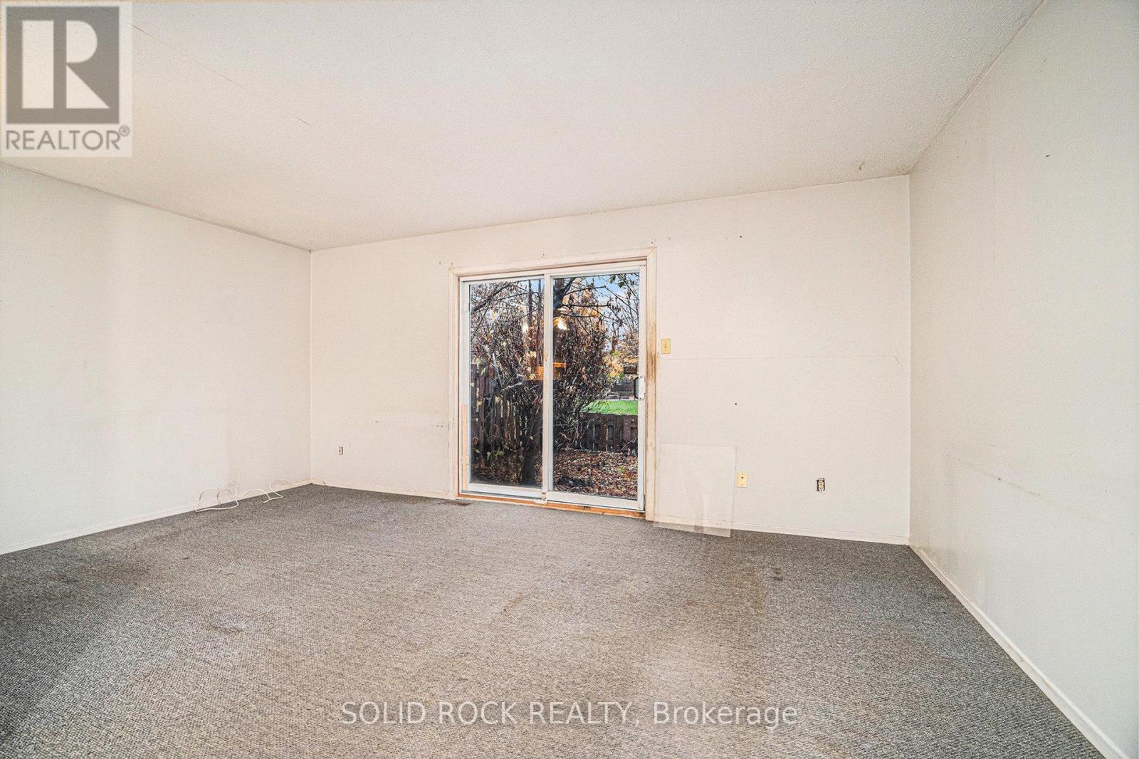 90 - 15 Baneberry Crescent, Ottawa, Ontario  K2L 2Y3 - Photo 9 - X12508076