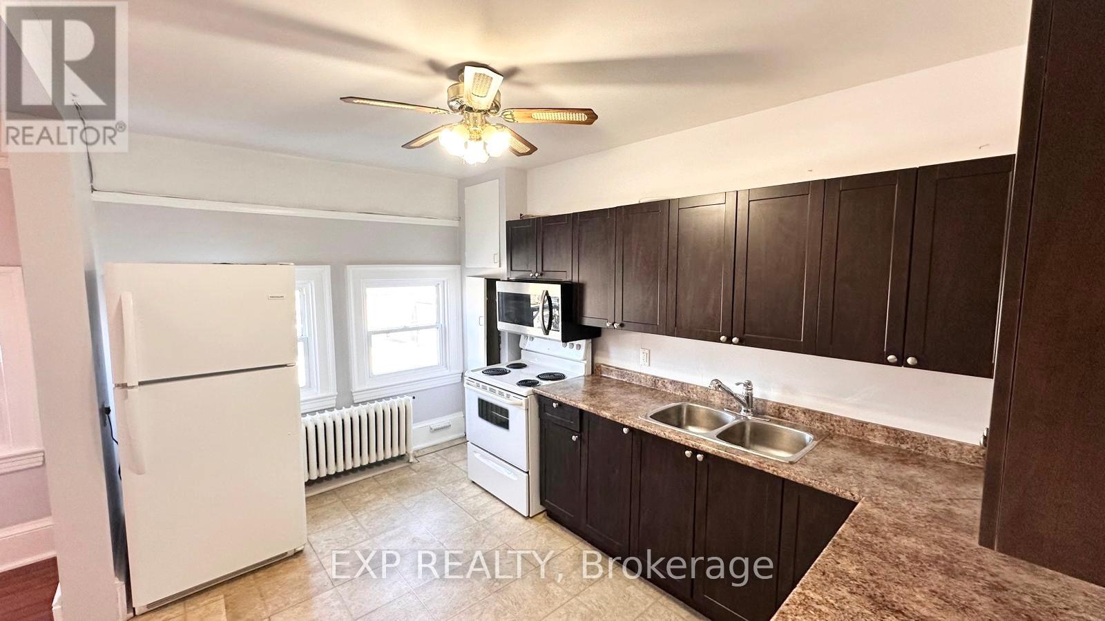 2 - 2 Russell Street E, Smiths Falls, Ontario K7A 1E8 - Photo 4 - X12508150