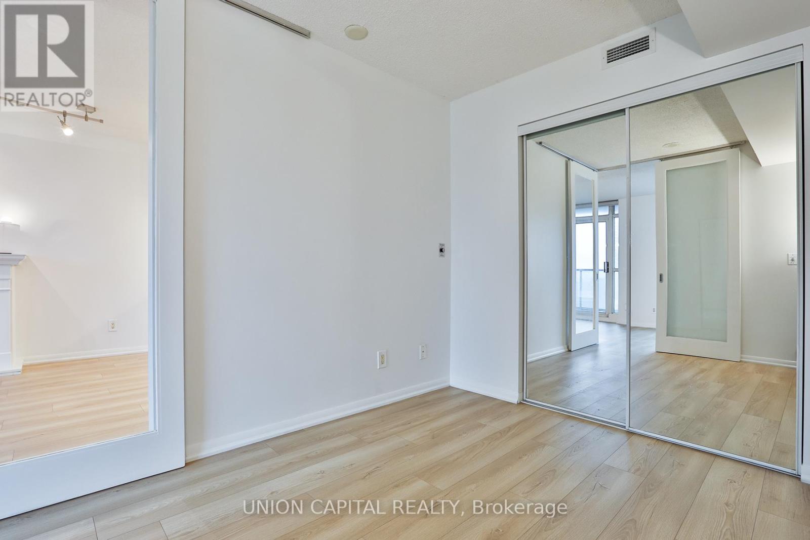 2306 - 18 Yonge Street, Toronto, Ontario  M5E 1R4 - Photo 18 - C12507738