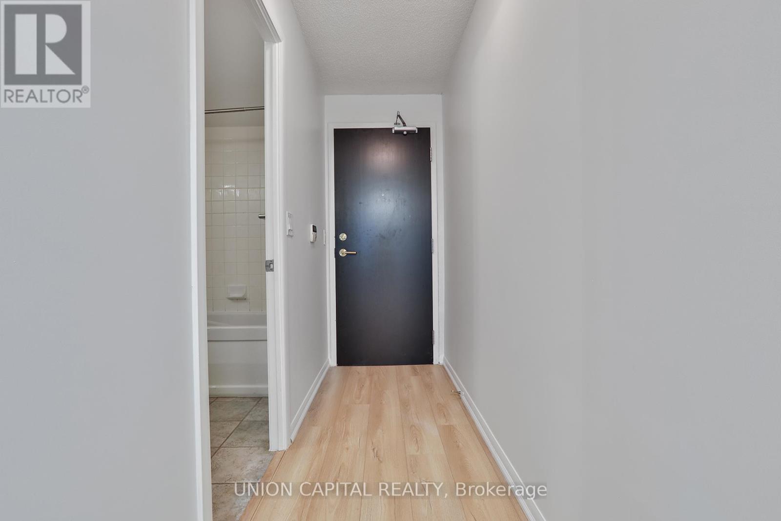 2306 - 18 Yonge Street, Toronto, Ontario  M5E 1R4 - Photo 3 - C12507738