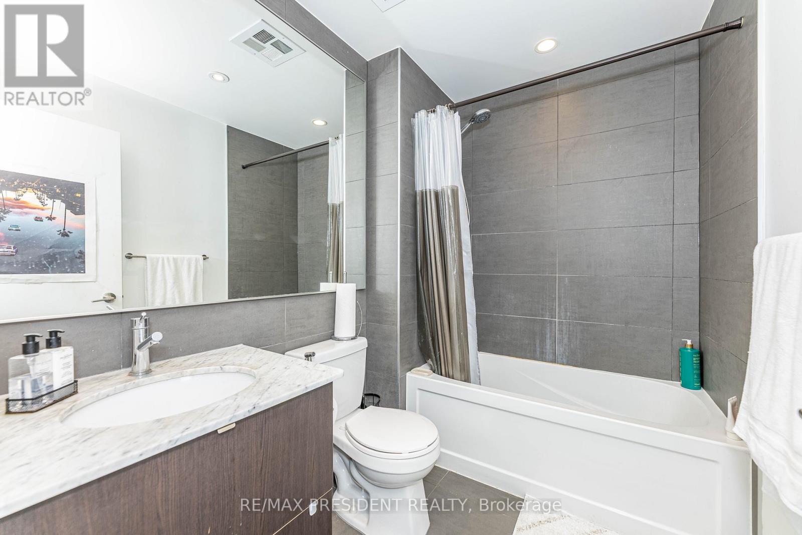Ph 02 - 178 Fort York Boulevard Nw, Toronto, Ontario  M5V 0C8 - Photo 32 - C12507768